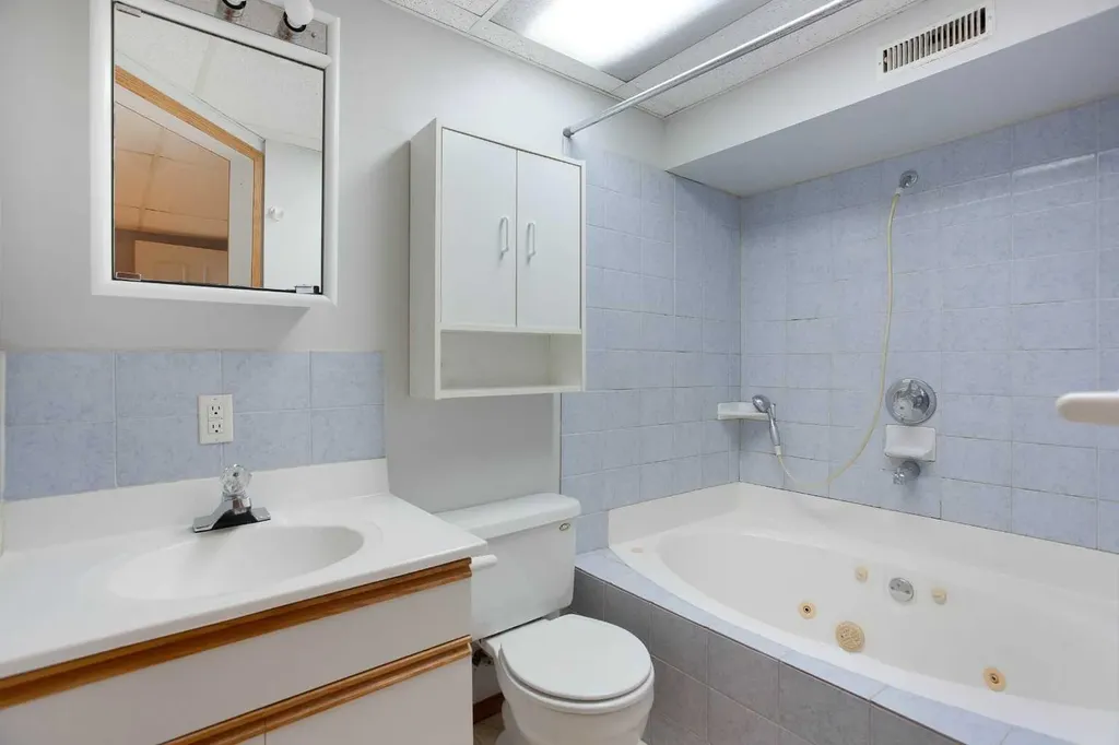 336 Rundlehill Drive NE Calgary AB T1Y 2Y2