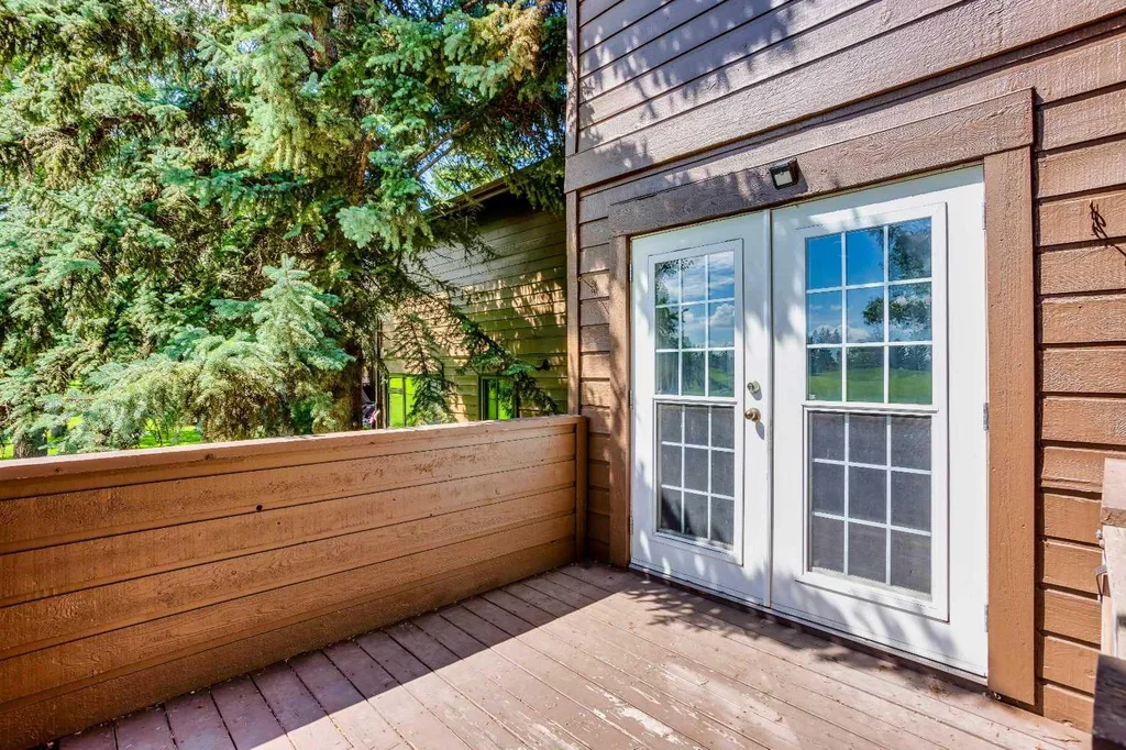 336 Rundlehill Drive NE Calgary AB T1Y 2Y2