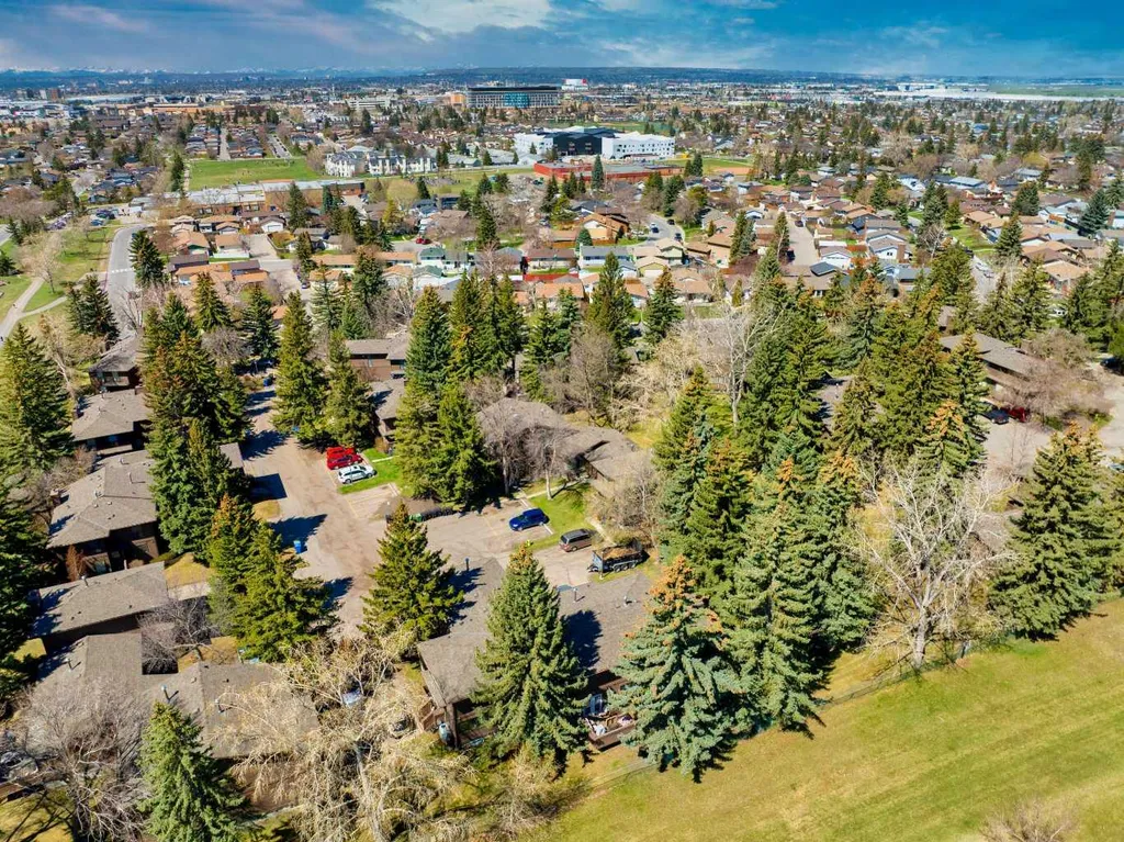 336 Rundlehill Drive NE Calgary AB T1Y 2Y2