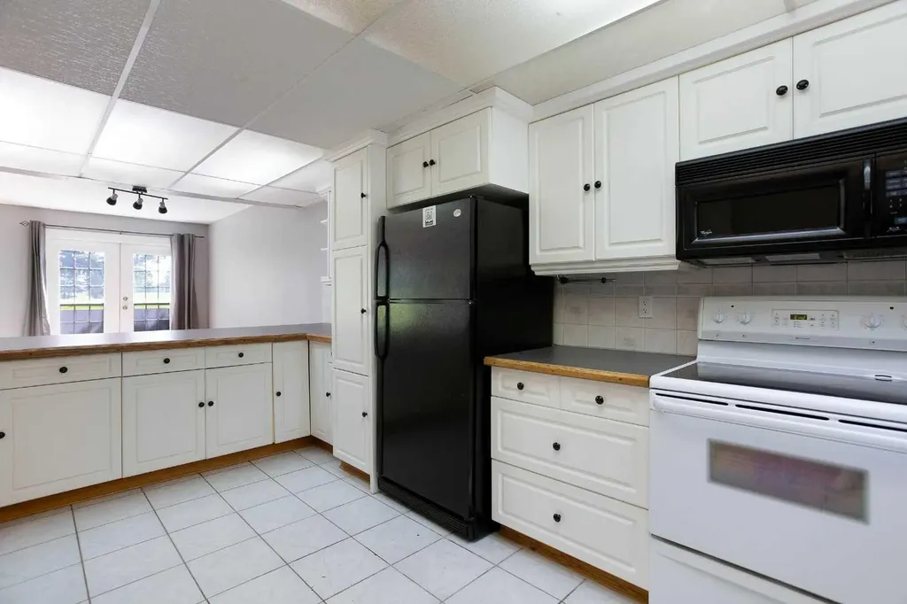 336 Rundlehill Drive NE Calgary AB T1Y 2Y2
