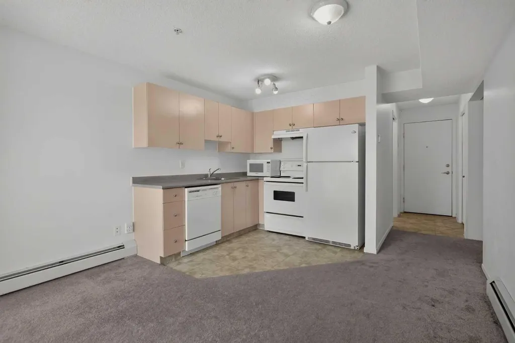 1717 60 Street SE Calgary AB T2A 7Y7
