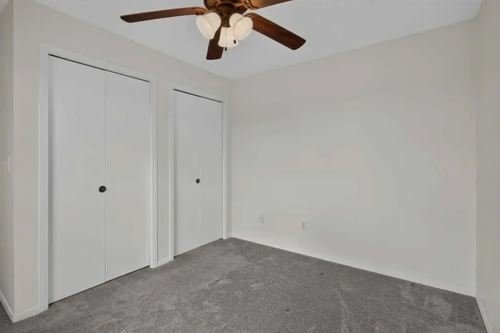 1717 60 Street SE Calgary AB T2A 7Y7