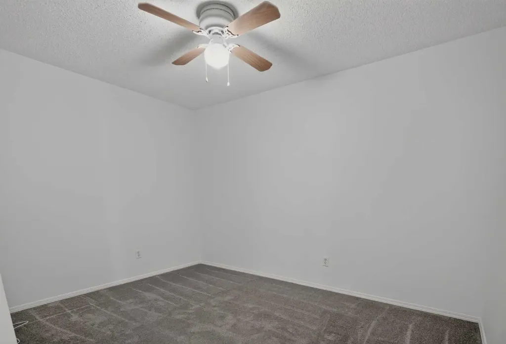 1717 60 Street SE Calgary AB T2A 7Y7