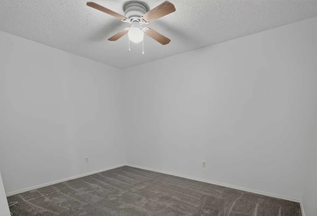 1717 60 Street SE Calgary AB T2A 7Y7