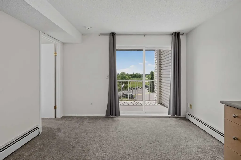 1717 60 Street SE Calgary AB T2A 7Y7