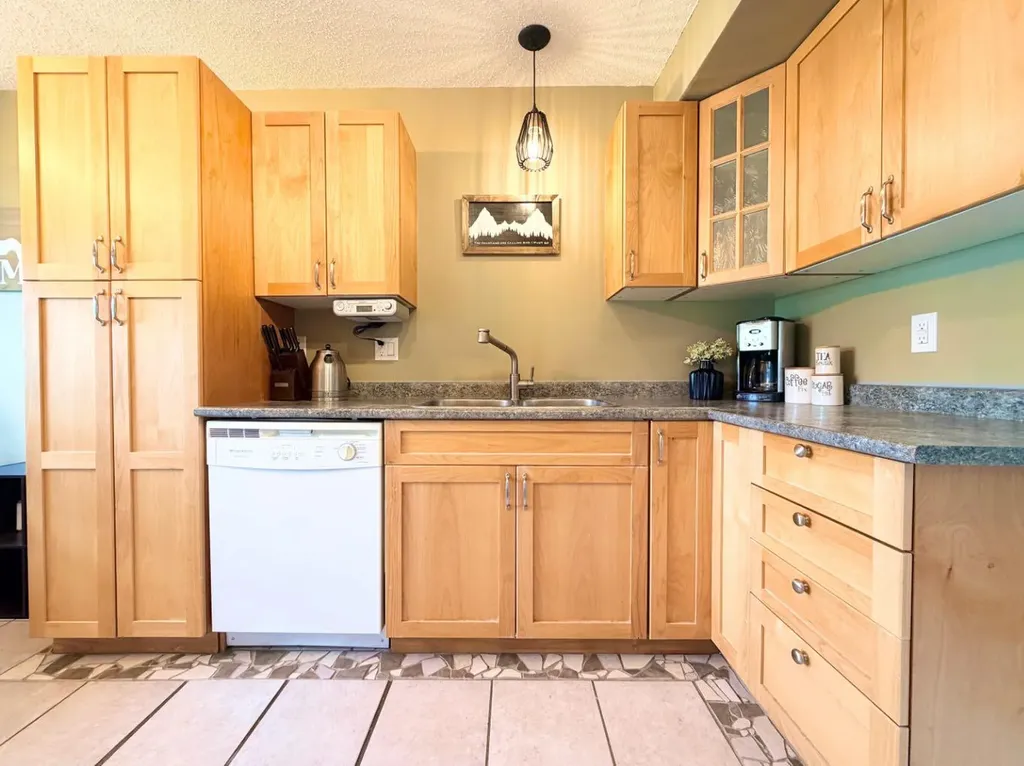 53 97 Avenue Grande Cache AB T0E 0Y0