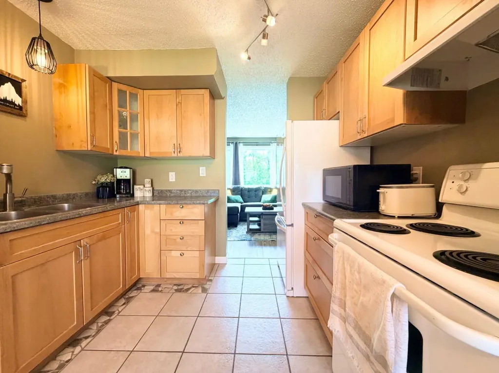 53 97 Avenue Grande Cache AB T0E 0Y0