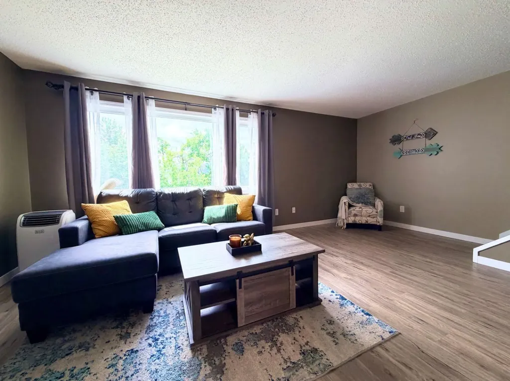 53 97 Avenue Grande Cache AB T0E 0Y0