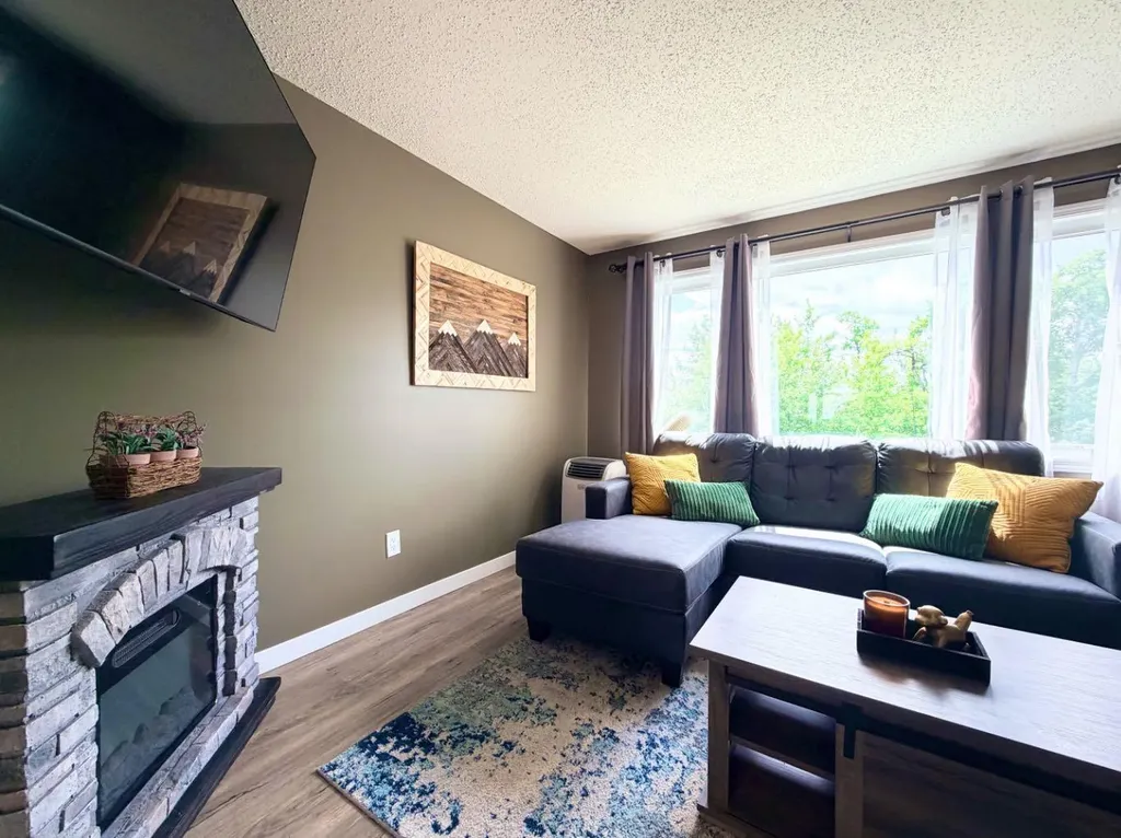 53 97 Avenue Grande Cache AB T0E 0Y0