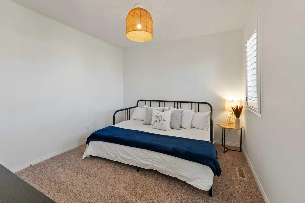 18 Windcreek Terrace Airdrie AB T4B 0Y4