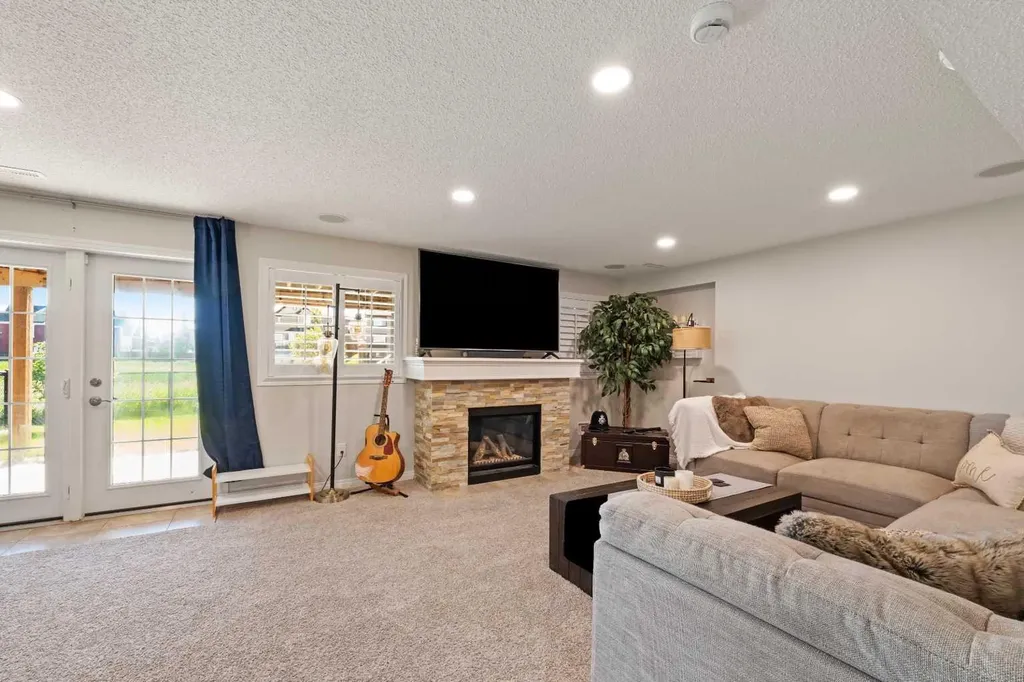 18 Windcreek Terrace Airdrie AB T4B 0Y4