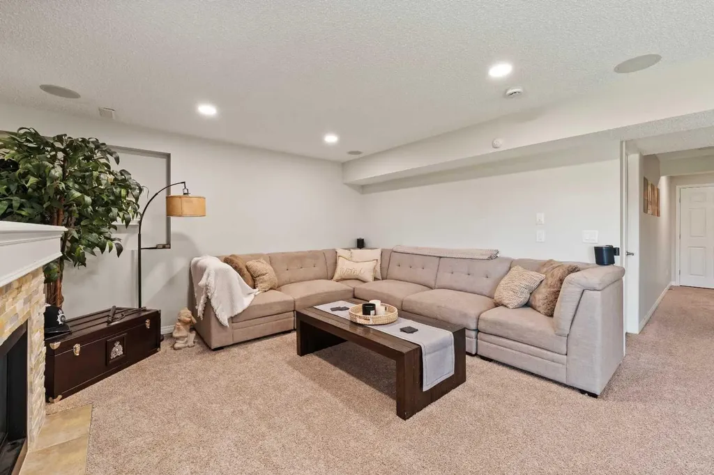 18 Windcreek Terrace Airdrie AB T4B 0Y4