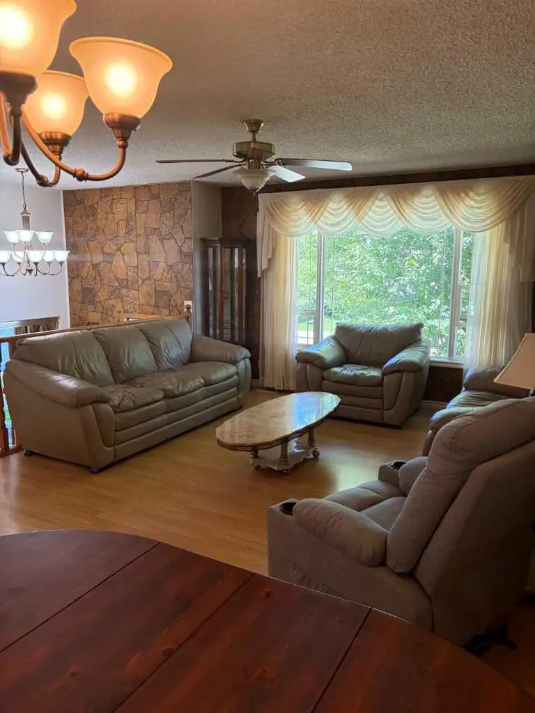 5144 35 Street E Innisfail AB T4G 1H3
