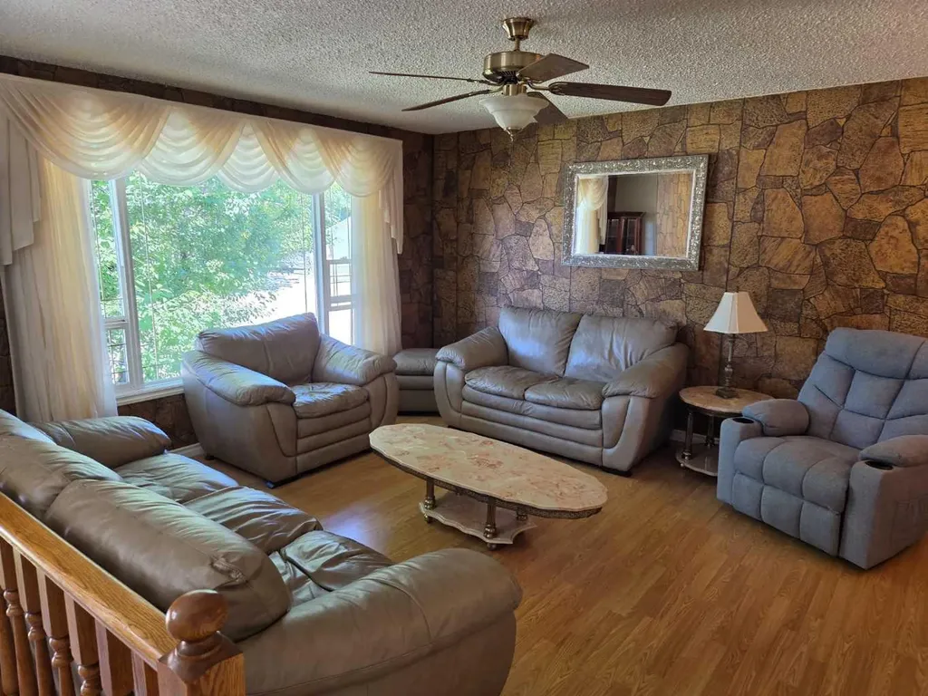 5144 35 Street E Innisfail AB T4G 1H3