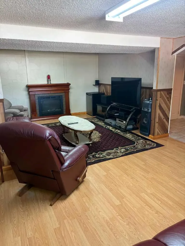 5144 35 Street E Innisfail AB T4G 1H3