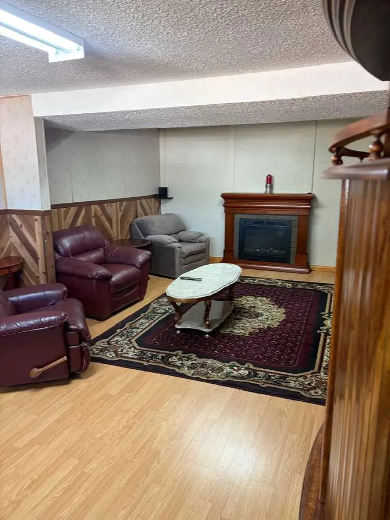 5144 35 Street E Innisfail AB T4G 1H3