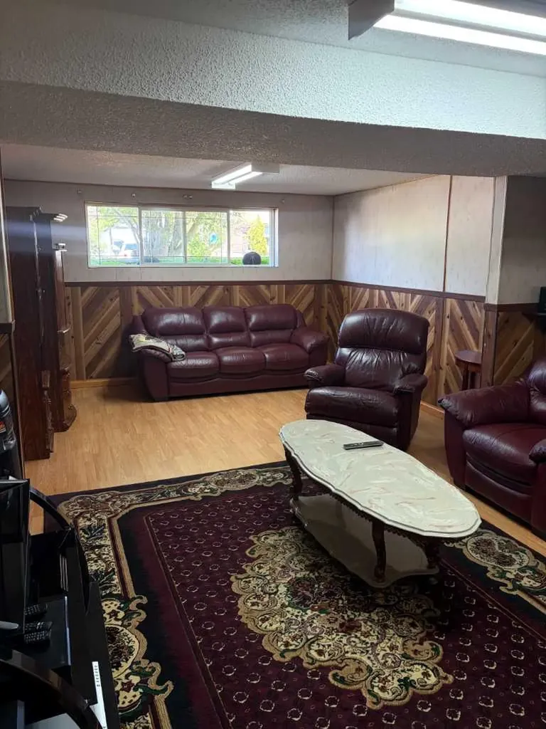5144 35 Street E Innisfail AB T4G 1H3