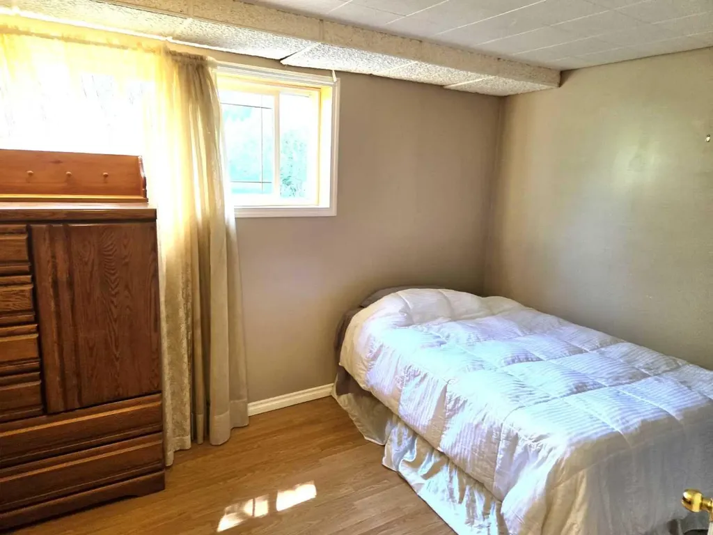 5144 35 Street E Innisfail AB T4G 1H3