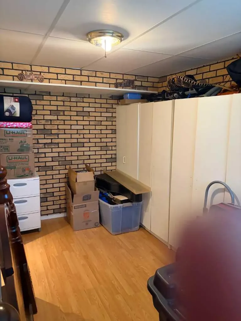5144 35 Street E Innisfail AB T4G 1H3