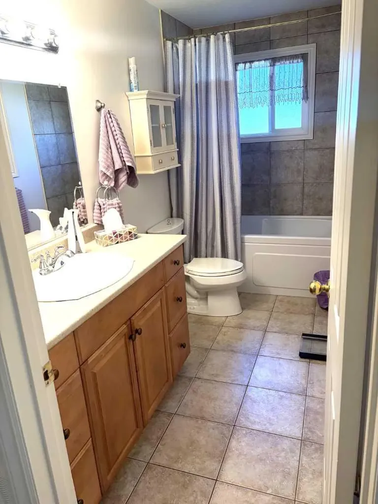 5144 35 Street E Innisfail AB T4G 1H3