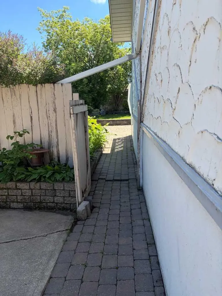 5144 35 Street E Innisfail AB T4G 1H3