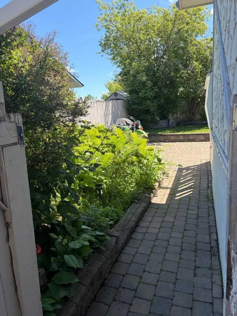 5144 35 Street E Innisfail AB T4G 1H3