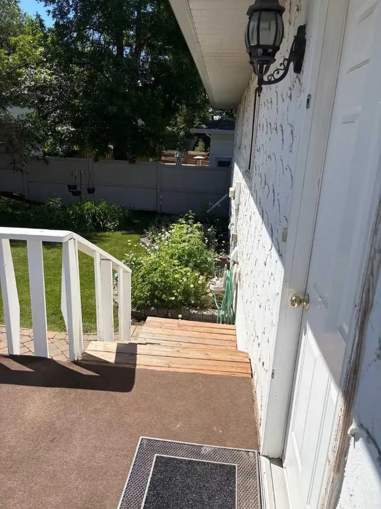 5144 35 Street E Innisfail AB T4G 1H3