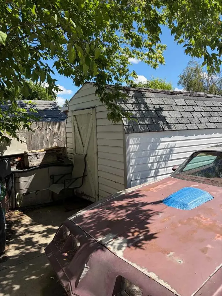 5144 35 Street E Innisfail AB T4G 1H3