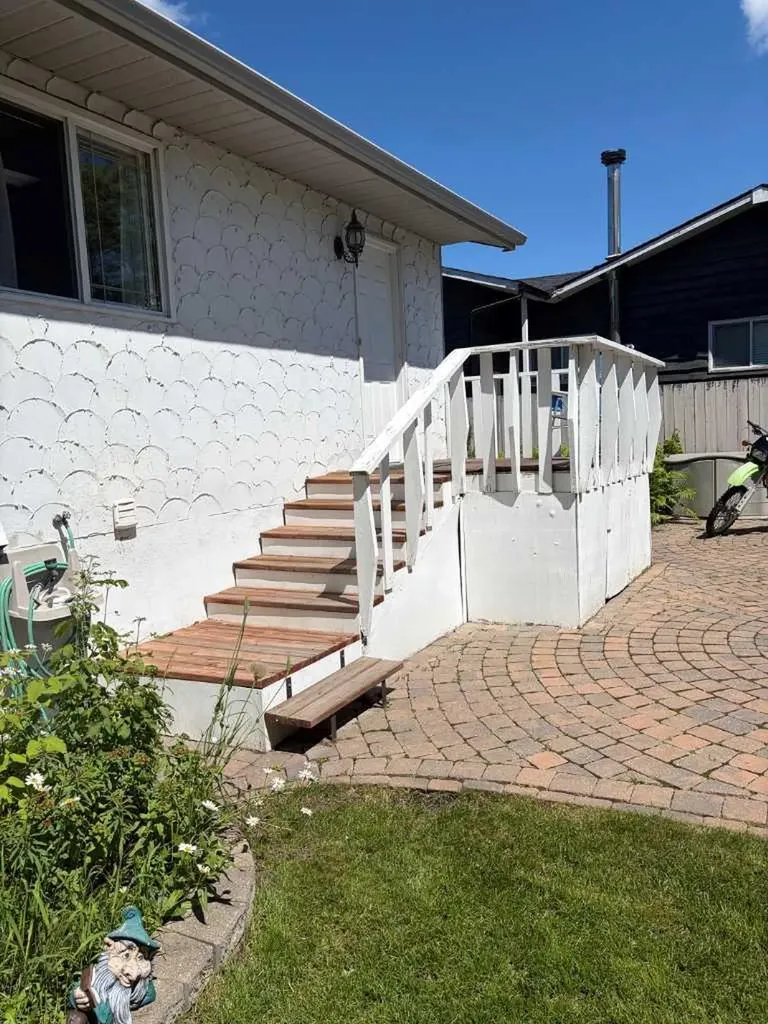 5144 35 Street E Innisfail AB T4G 1H3