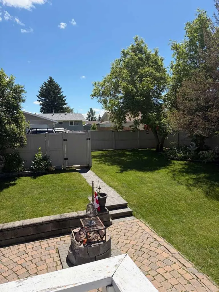 5144 35 Street E Innisfail AB T4G 1H3