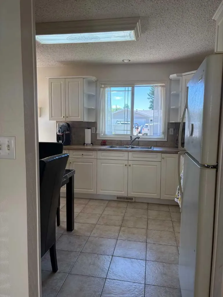5144 35 Street E Innisfail AB T4G 1H3