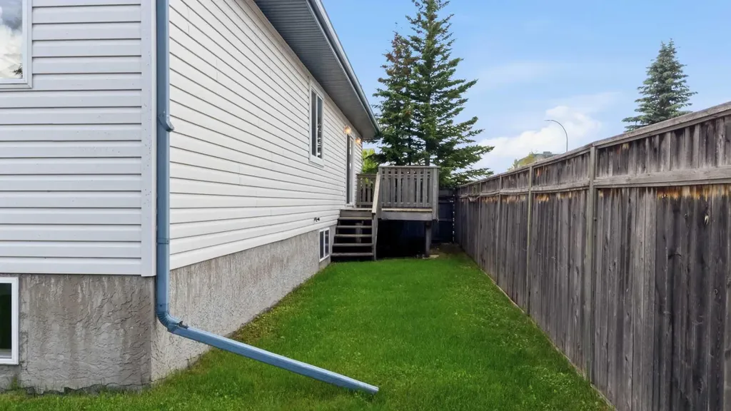 69 Durand Crescent Red Deer AB T4R 3A7