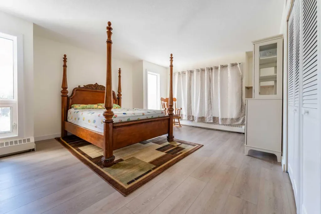 3747 42 Street NW Calgary AB T3A 2W4
