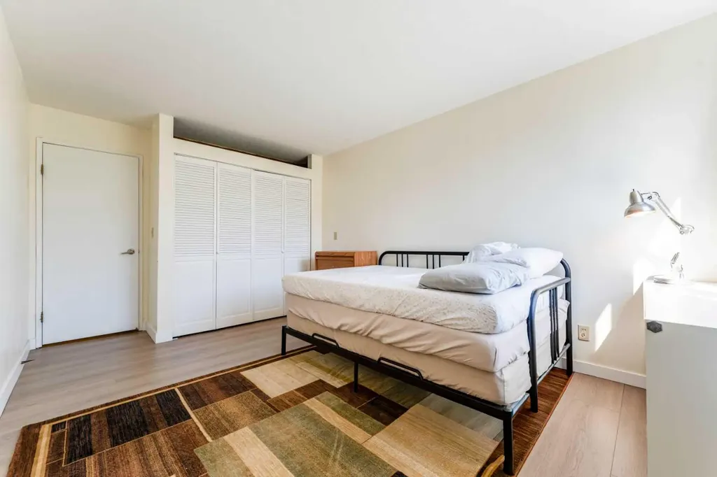 3747 42 Street NW Calgary AB T3A 2W4