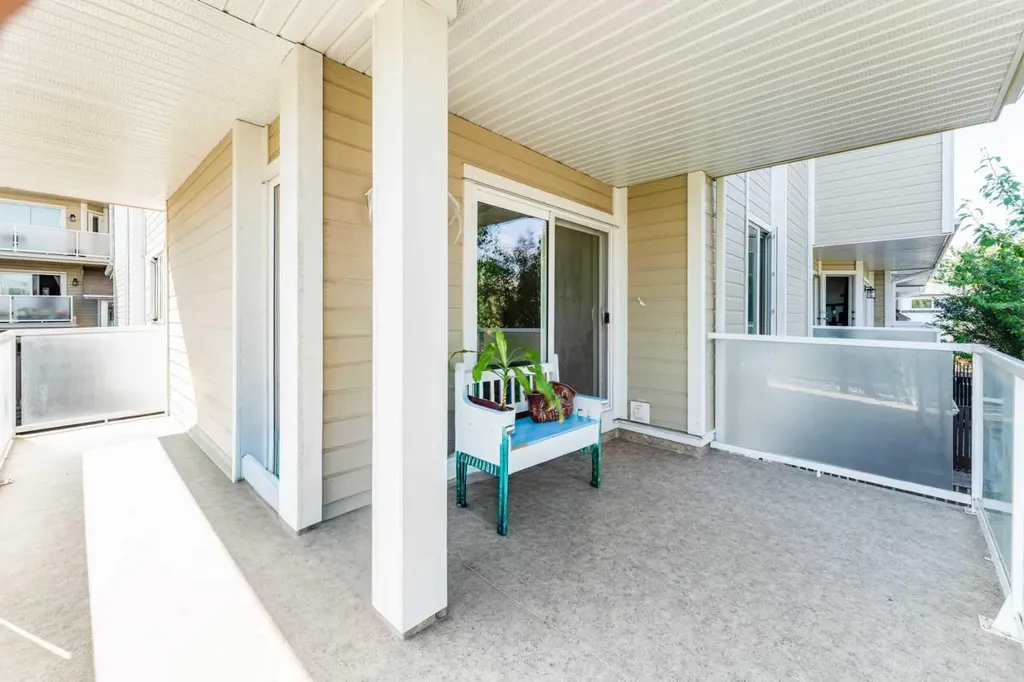 3747 42 Street NW Calgary AB T3A 2W4