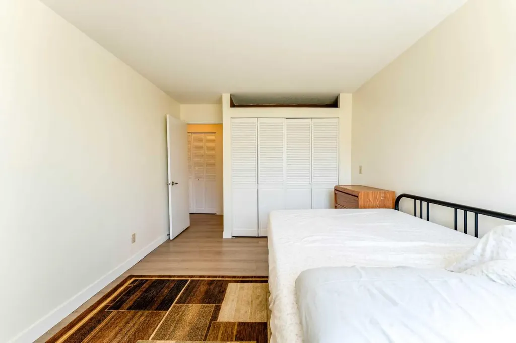 3747 42 Street NW Calgary AB T3A 2W4