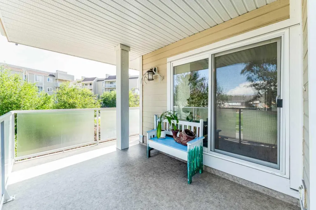 3747 42 Street NW Calgary AB T3A 2W4