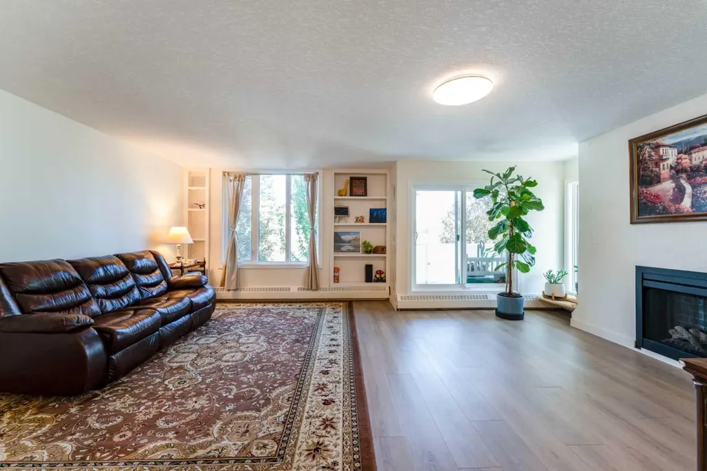 3747 42 Street NW Calgary AB T3A 2W4