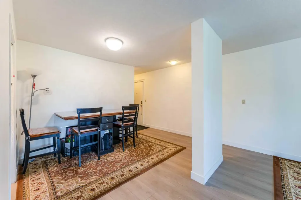 3747 42 Street NW Calgary AB T3A 2W4