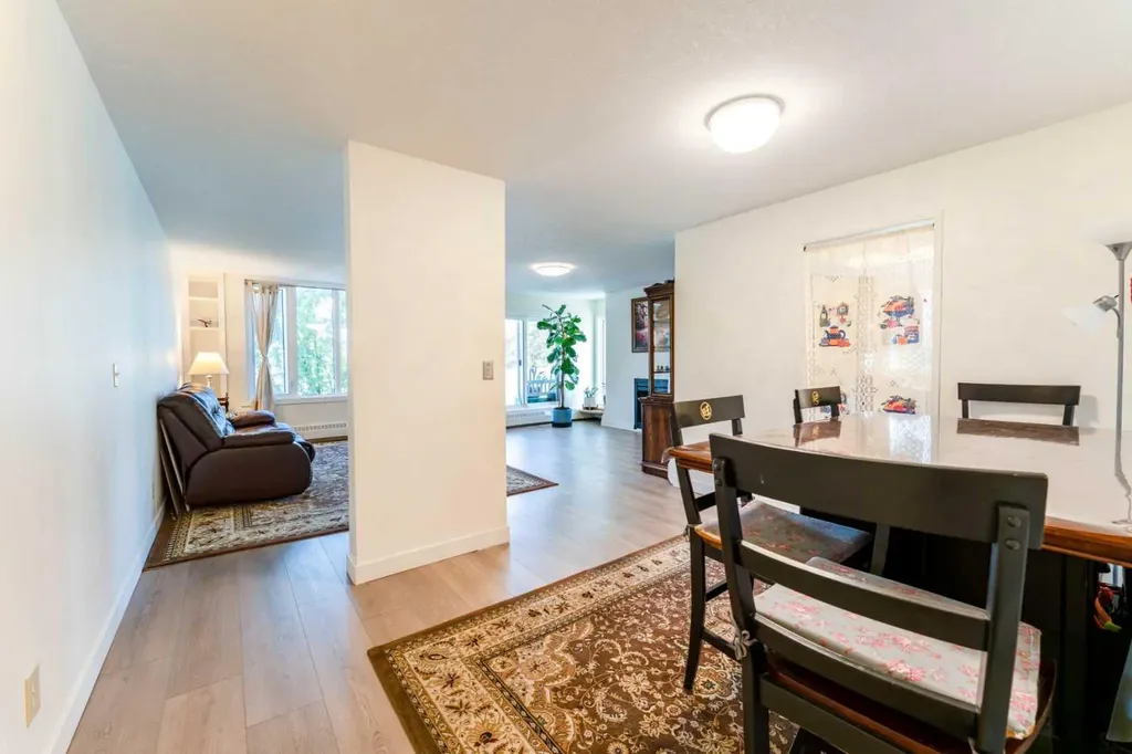 3747 42 Street NW Calgary AB T3A 2W4