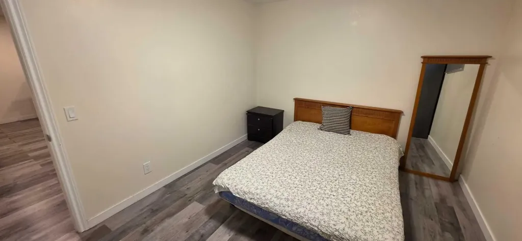 2515 Cochrane Road NW Calgary AB T2M 4H8