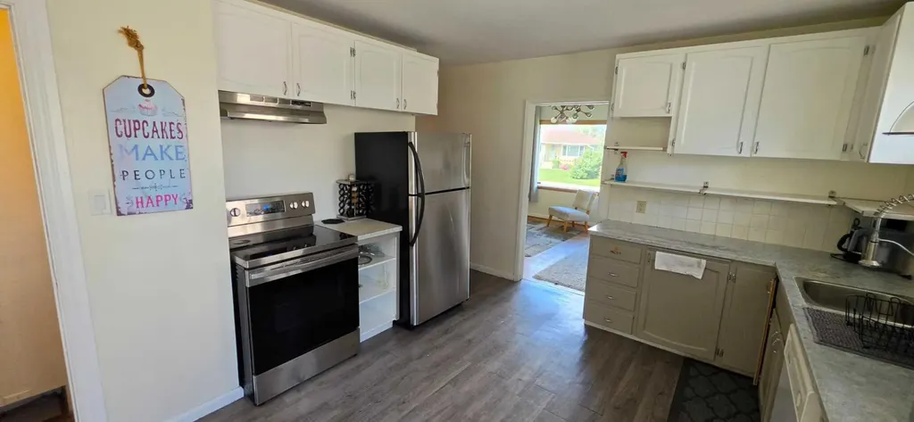 2515 Cochrane Road NW Calgary AB T2M 4H8