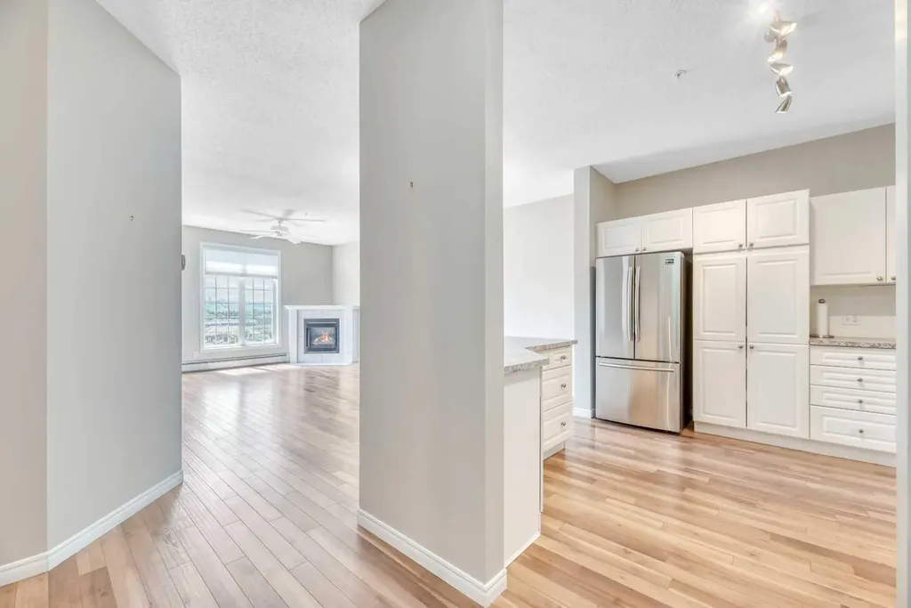 5201 Dalhousie Drive NW Calgary AB T3A5Y7