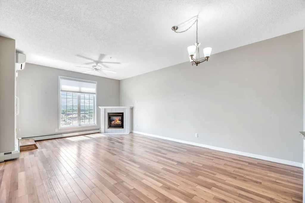 5201 Dalhousie Drive NW Calgary AB T3A5Y7