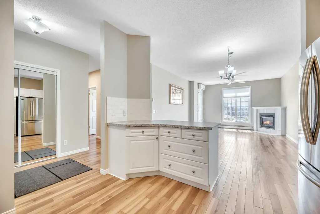 5201 Dalhousie Drive NW Calgary AB T3A5Y7