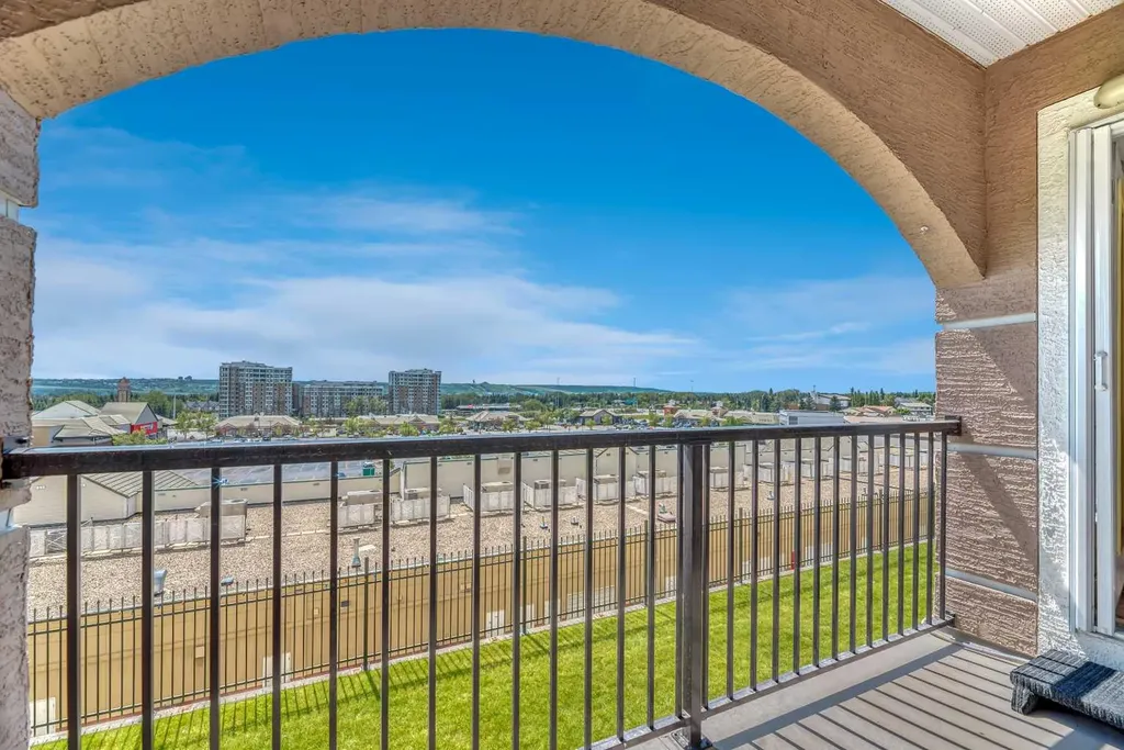5201 Dalhousie Drive NW Calgary AB T3A5Y7