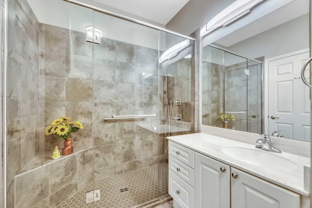 5201 Dalhousie Drive NW Calgary AB T3A5Y7