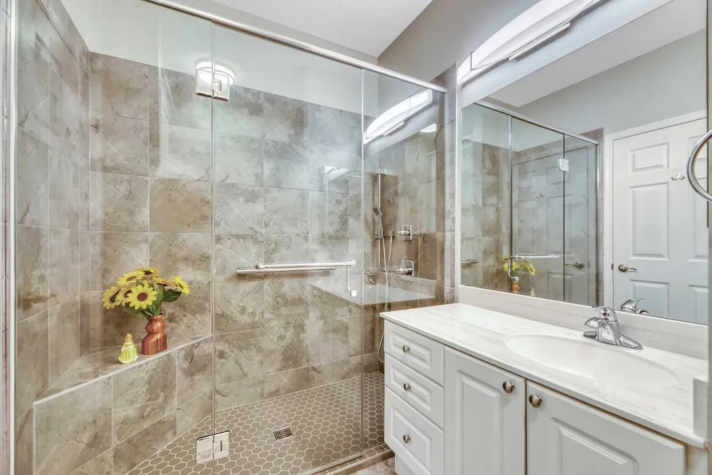 5201 Dalhousie Drive NW Calgary AB T3A5Y7