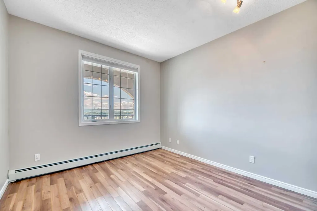 5201 Dalhousie Drive NW Calgary AB T3A5Y7