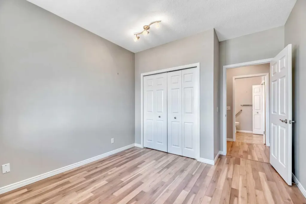 5201 Dalhousie Drive NW Calgary AB T3A5Y7